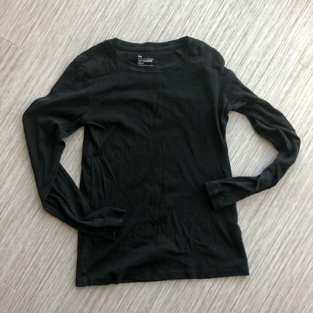 GAP BLACK LONG-SLEEVE TEE